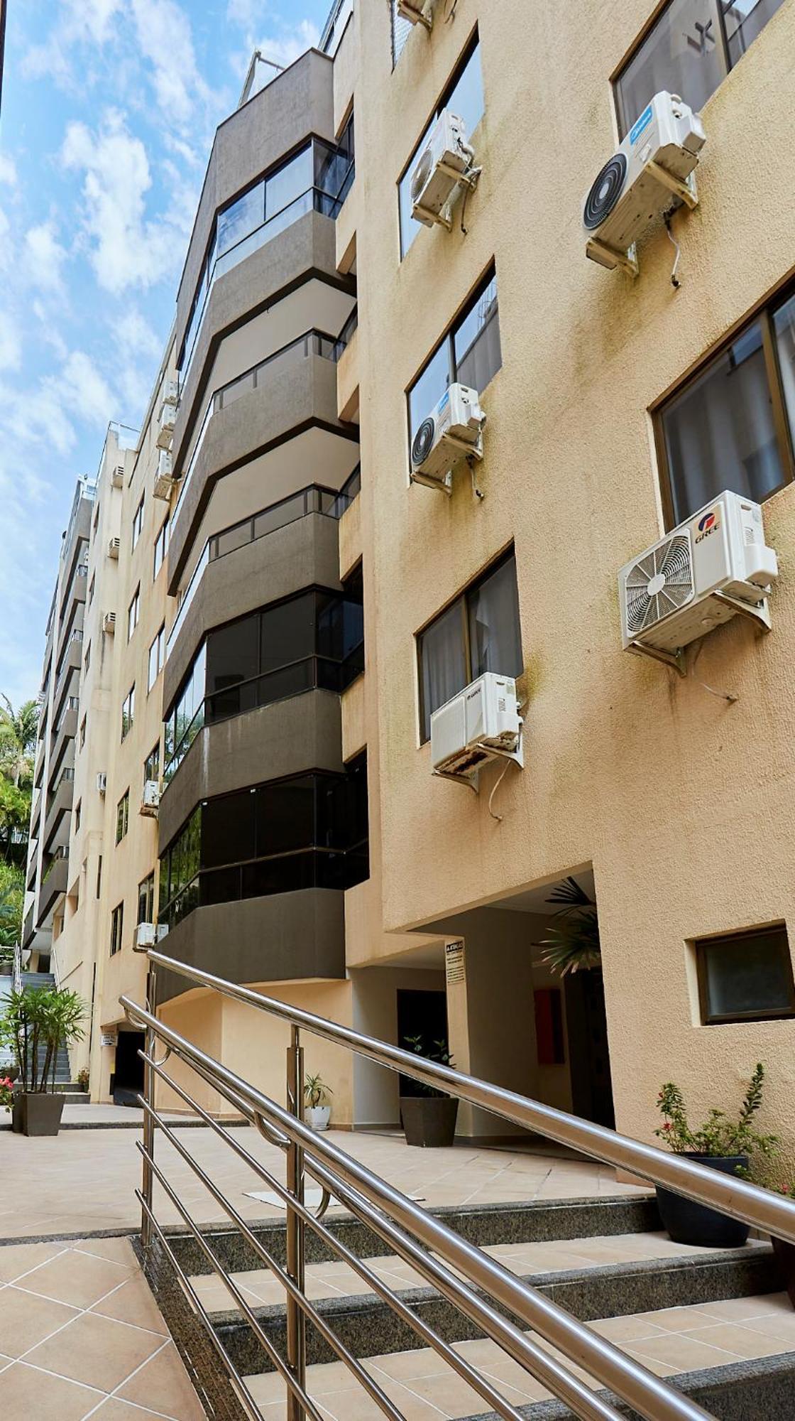 187 Apartamento 50M Da Praia. Bela Vista Ao Mar. Em Avenida Principal De Bombinhas. Extérieur photo
